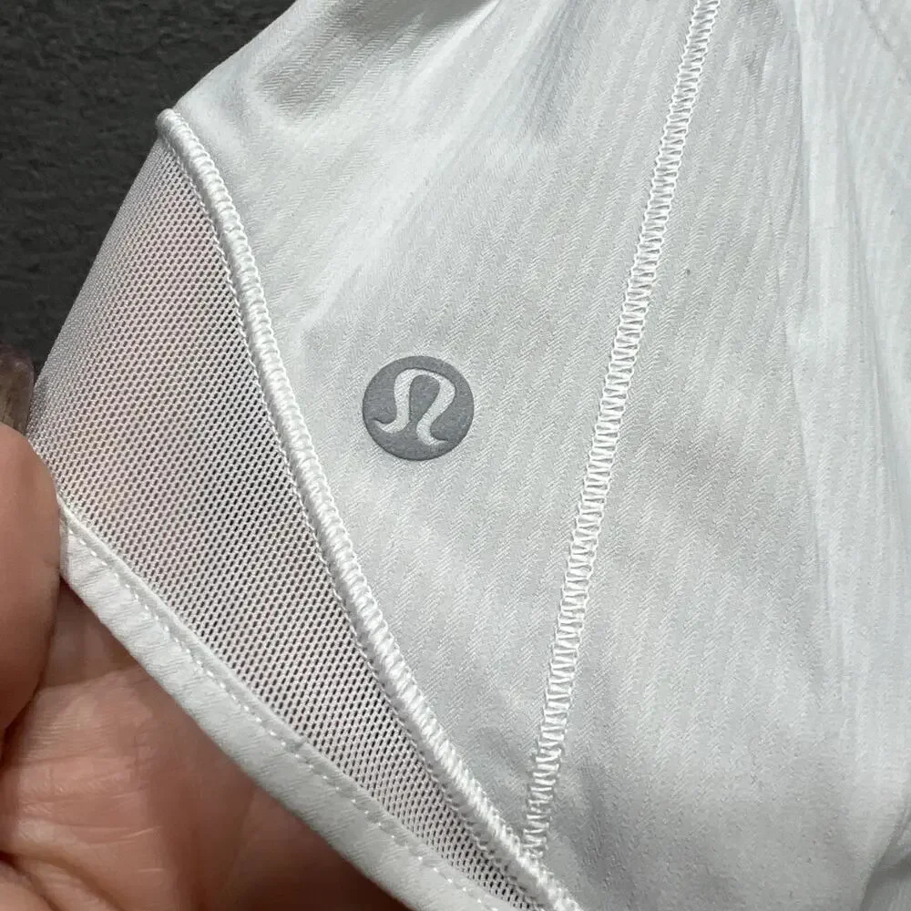 Lululemon Hotty Hot 2.5” Shorts Light Gray Size 4 Lined Is Cut Off Please Read